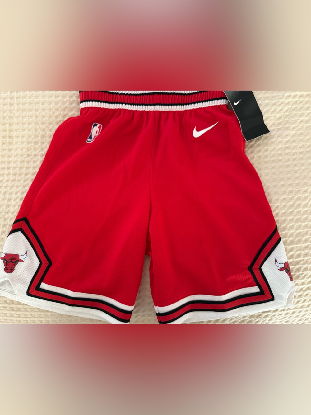 NWT $45 Nike Red & White Chicago Bulls Kids Basketball Shorts Size 5-6